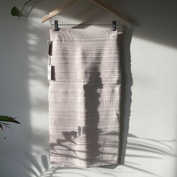BNWT Babaton Bodycon Skirt **RARE, discontinued Denude colourway** - Picture 1 of 10